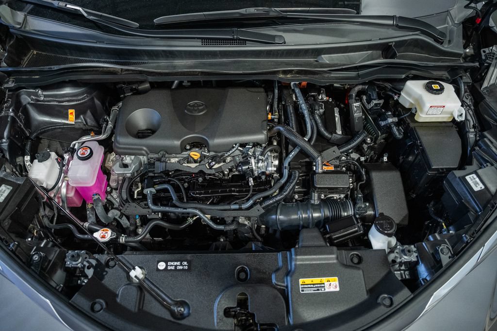 Used 2025 Toyota Sienna XLE FWD image 21