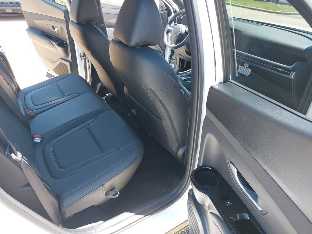 Certified 2025 Hyundai Santa Cruz SEL FWD image 11