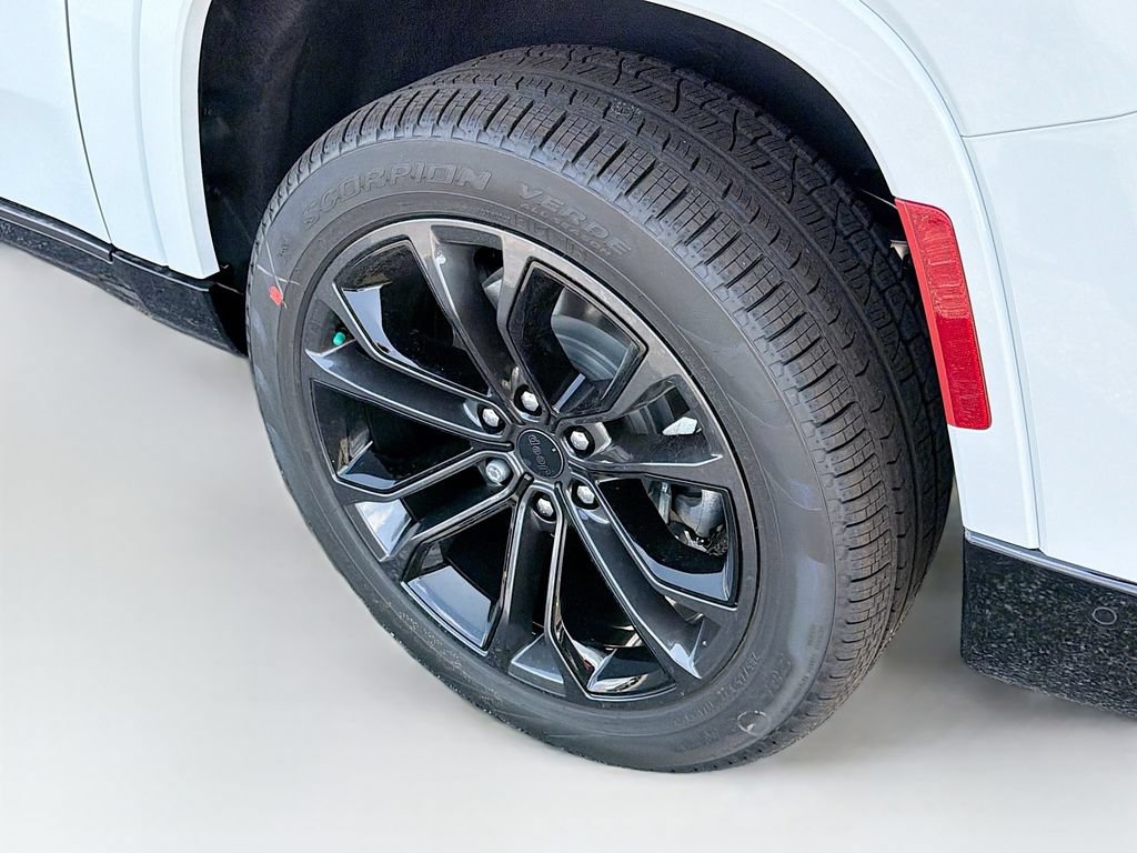 New 2026 Jeep Grand Wagoneer L Summit w/ Premium Group III AWD/4WD image 40