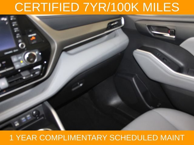 Used 2022 Toyota Highlander XLE AWD/4WD image 17