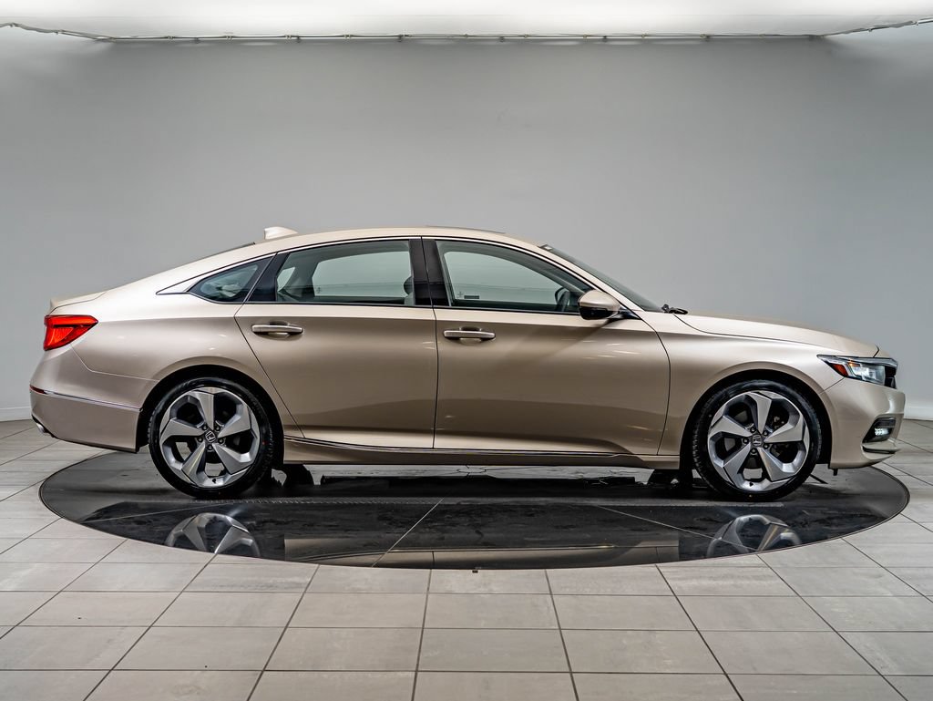 Used 2018 Honda Accord Touring image 4