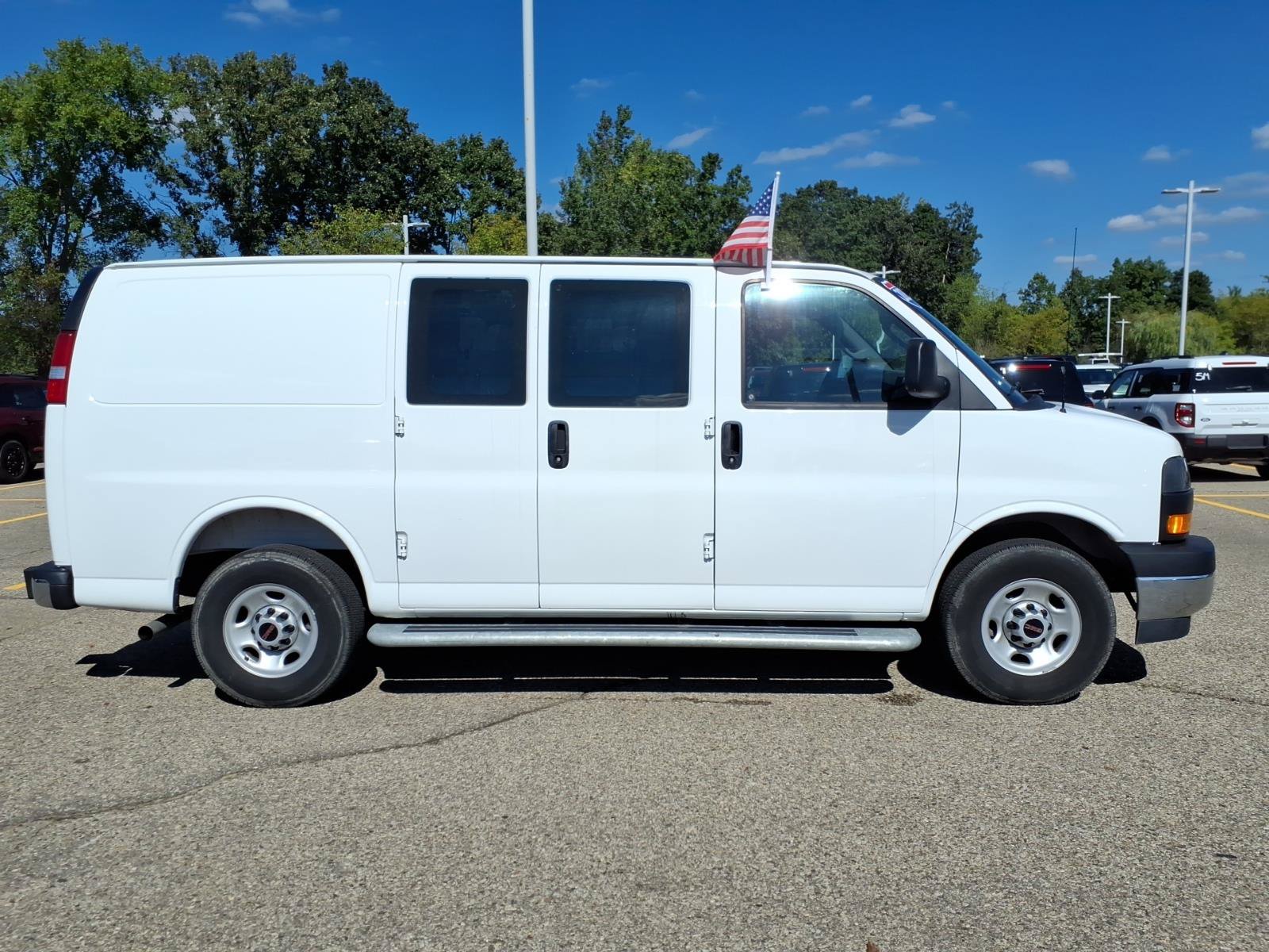 Used 2025 GMC Savana 2500 w/ Driver Convenience Package RWD image 9