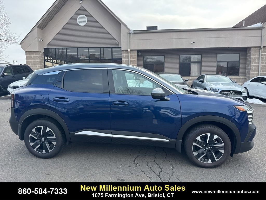 Used 2025 Nissan Kicks SR image 8