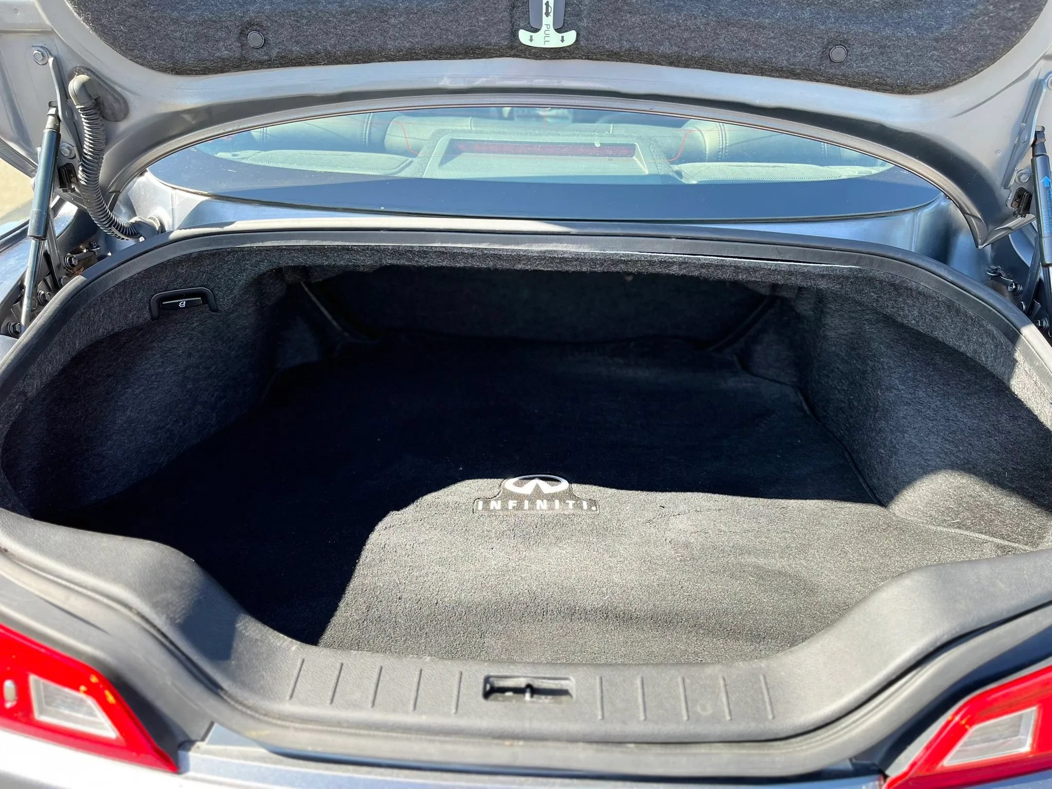 Used 2015 INFINITI Q60 Sport RWD image 19