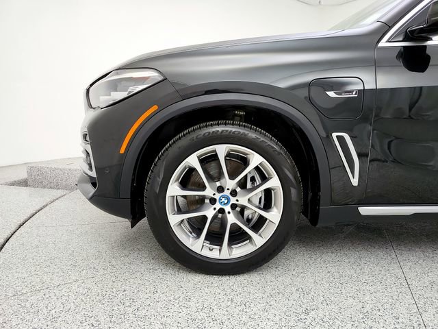Used 2023 BMW X5 xDrive45e w/ Parking Assistance Package AWD/4WD image 31