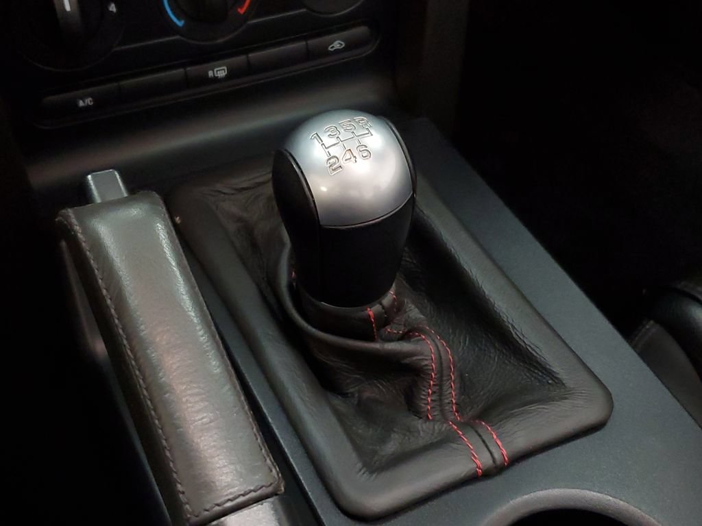 Used 2007 Ford Mustang Shelby GT500 RWD image 24