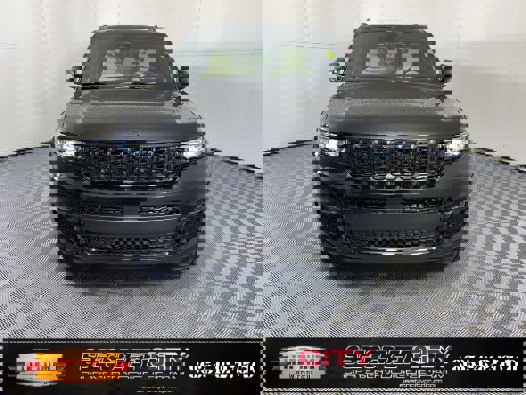 New 2025 Jeep Grand Cherokee L Limited image 2