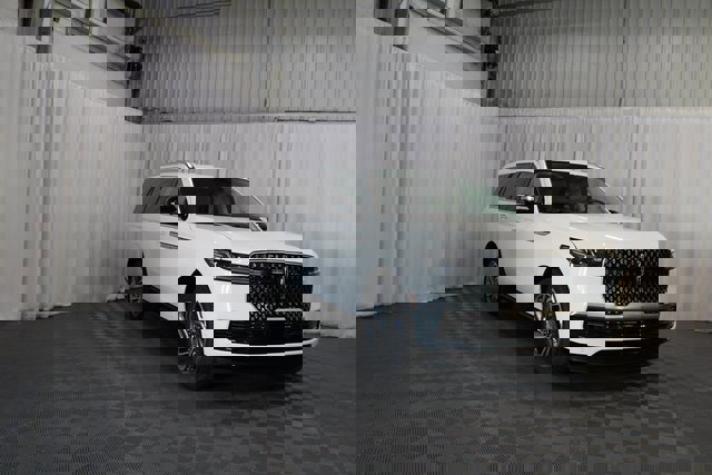 New 2025 Lincoln Navigator Reserve image 52