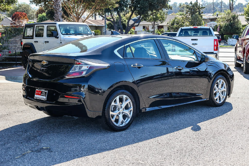 Used 2018 Chevrolet Volt Premier w/ Driver Confidence Package FWD image 4