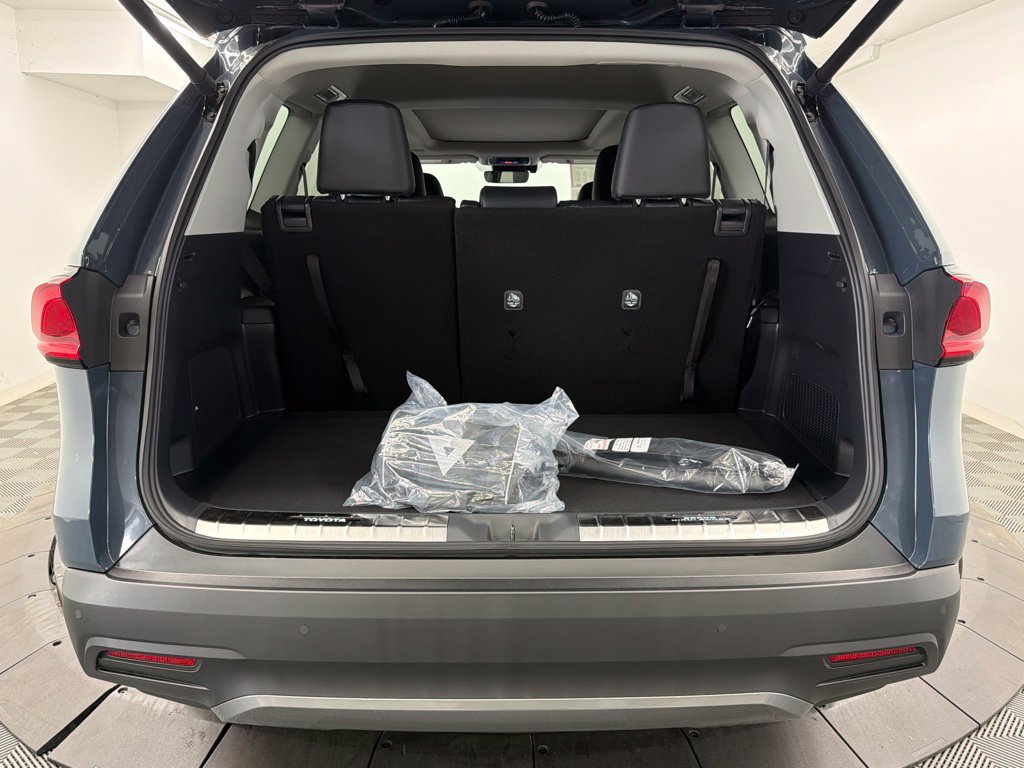 Certified 2026 Toyota Grand Highlander FWD image 15