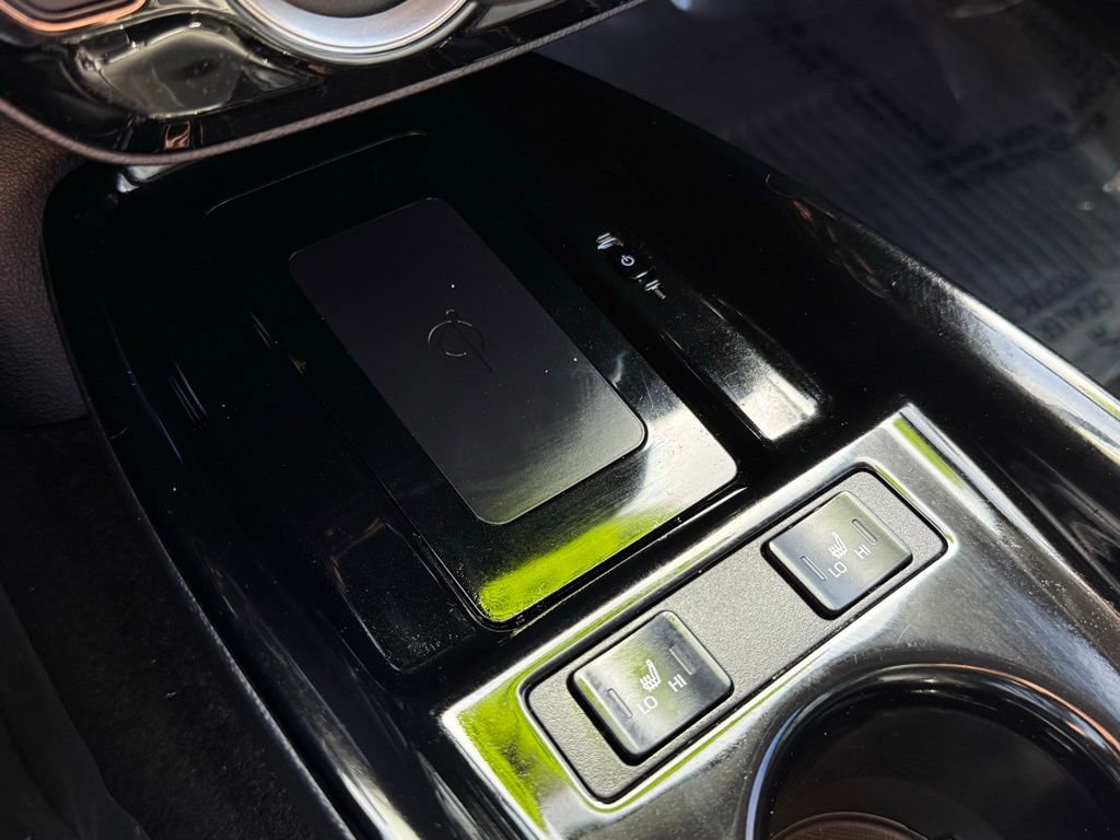 Used 2022 Toyota Prius Prime XLE image 27