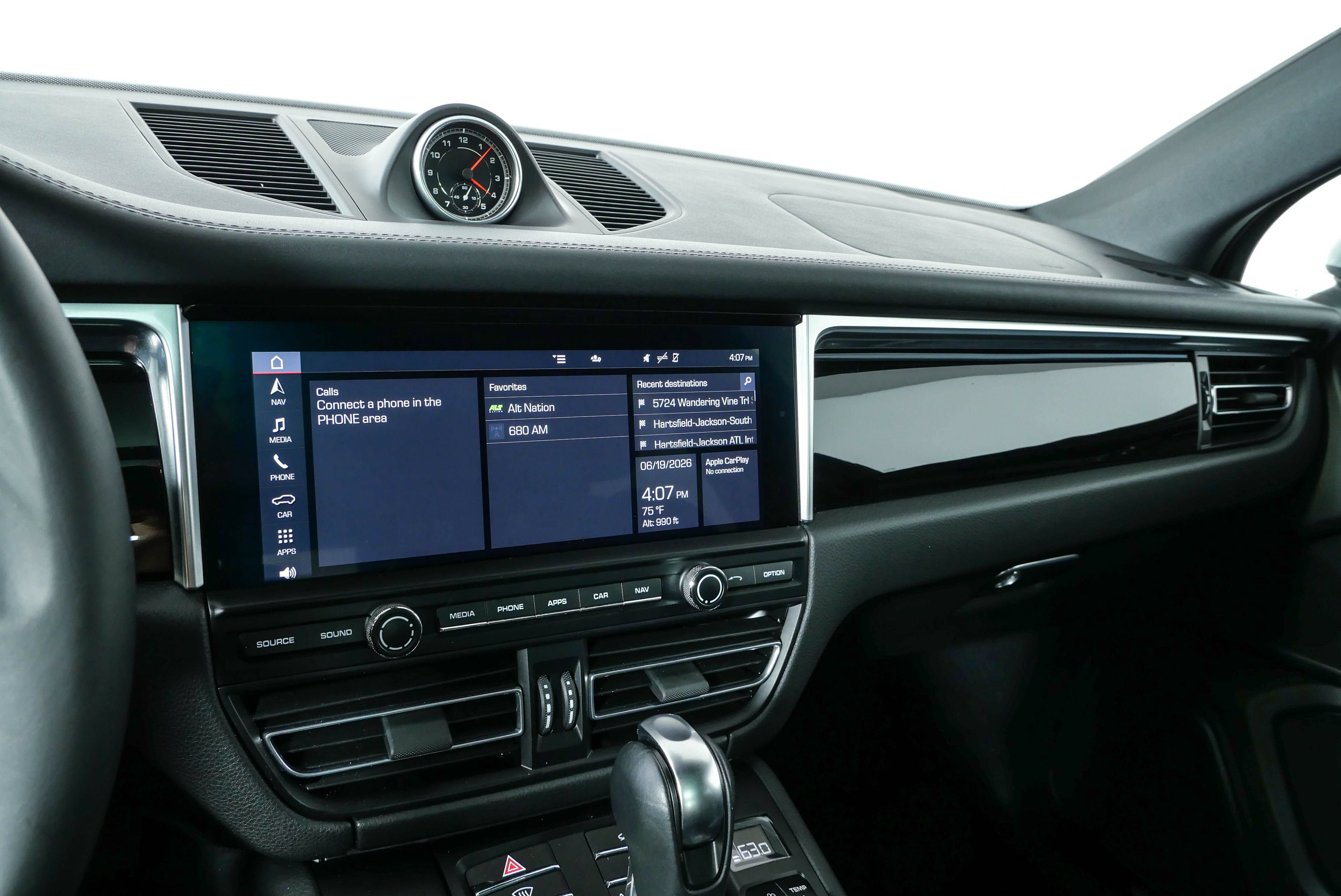 Certified 2021 Porsche Macan S AWD/4WD image 13