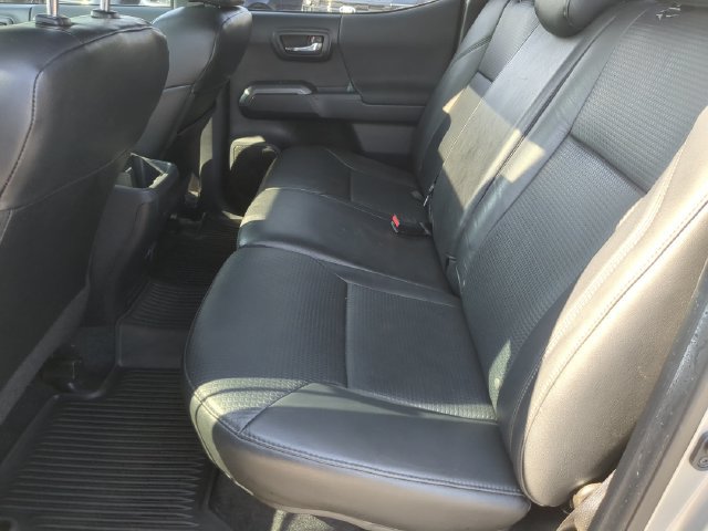 Used 2019 Toyota Tacoma TRD Off-Road AWD/4WD image 23