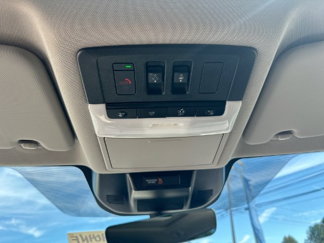 Used 2023 Nissan Rogue SL AWD/4WD image 43