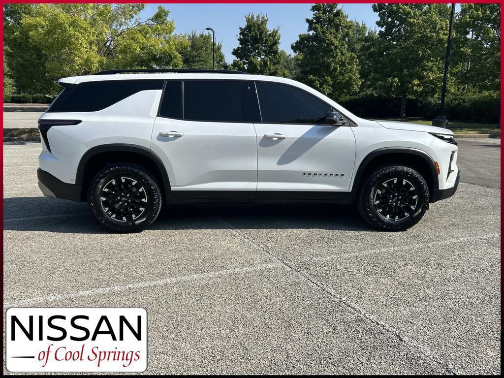 Used 2024 Chevrolet Traverse Z71 w/ Enhanced Driving Package AWD/4WD image 8