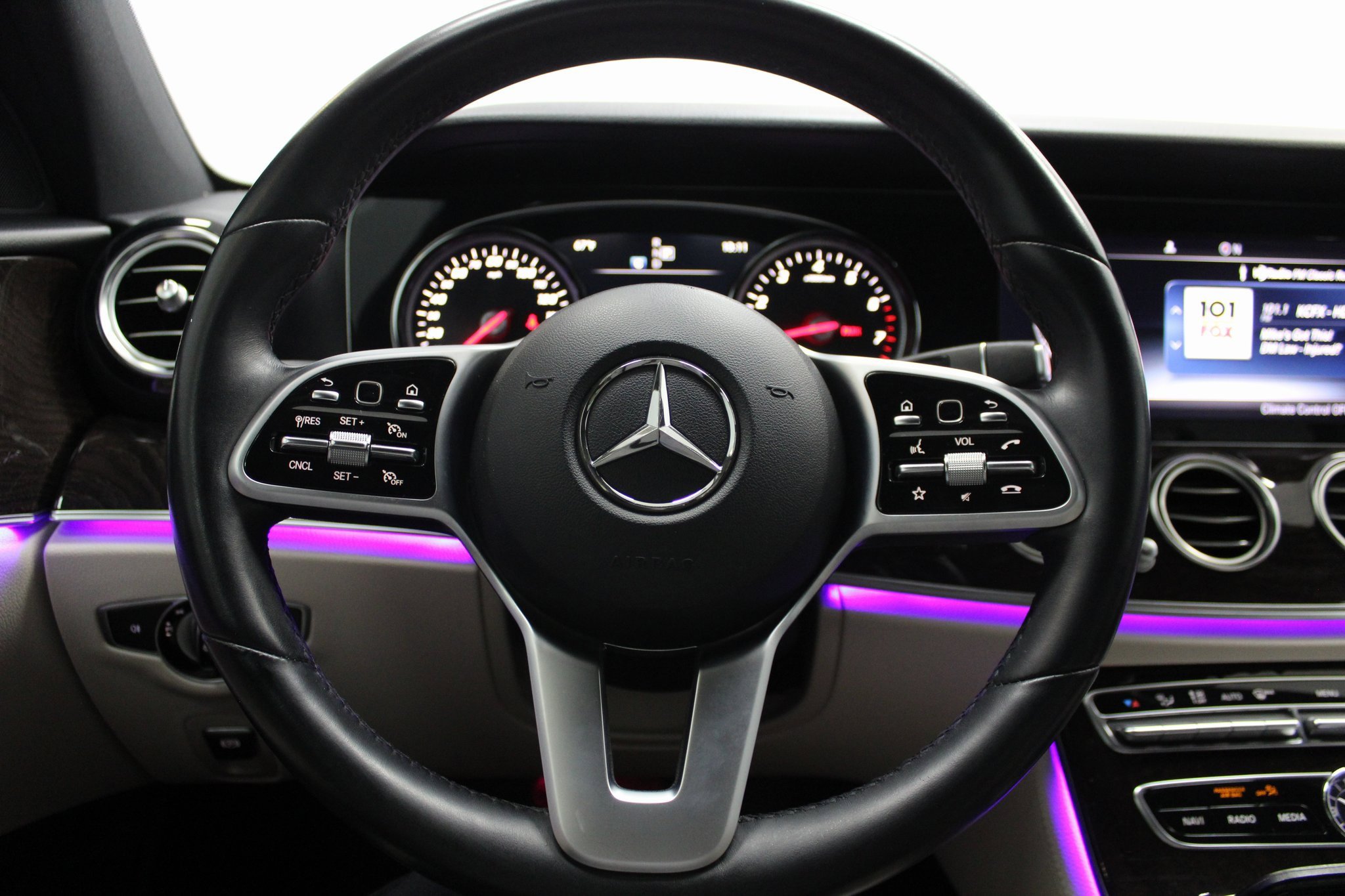 Used 2019 Mercedes-Benz E 450 4MATIC Sedan w/ Premium Package image 28