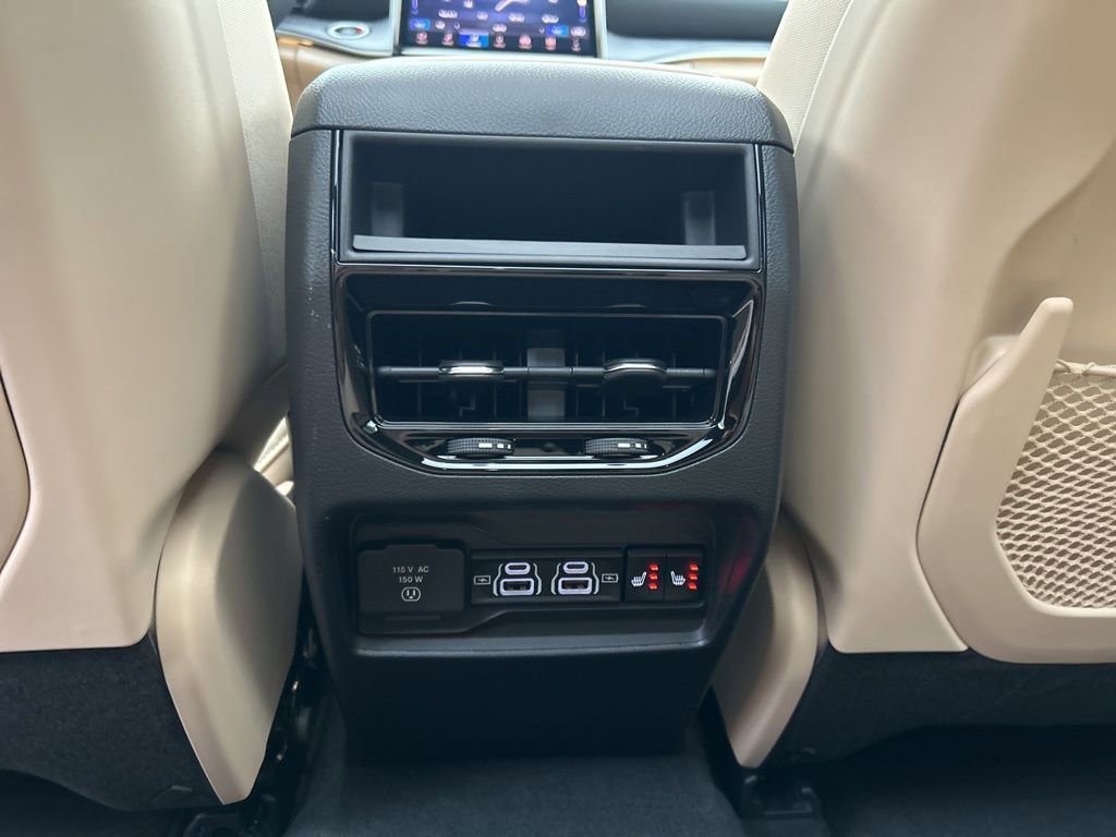 New 2025 Jeep Grand Cherokee Limited image 36