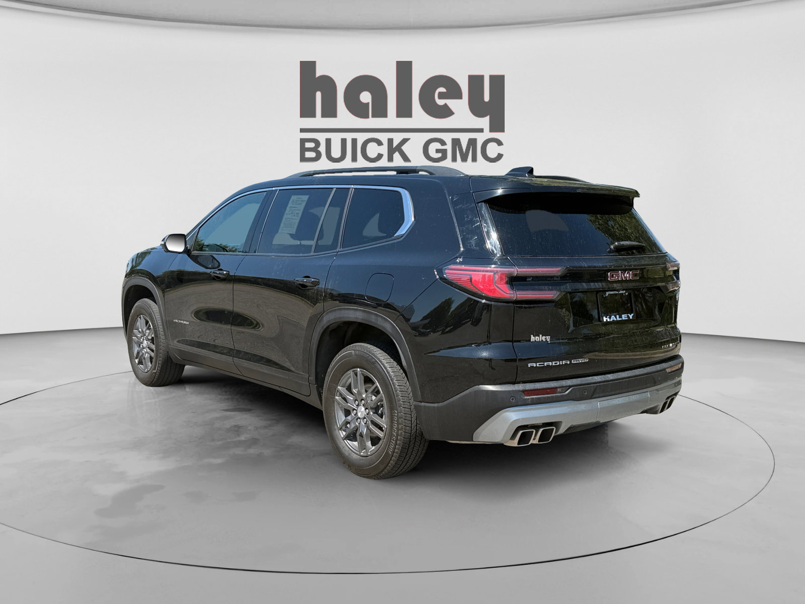 Used 2025 GMC Acadia Elevation image 3