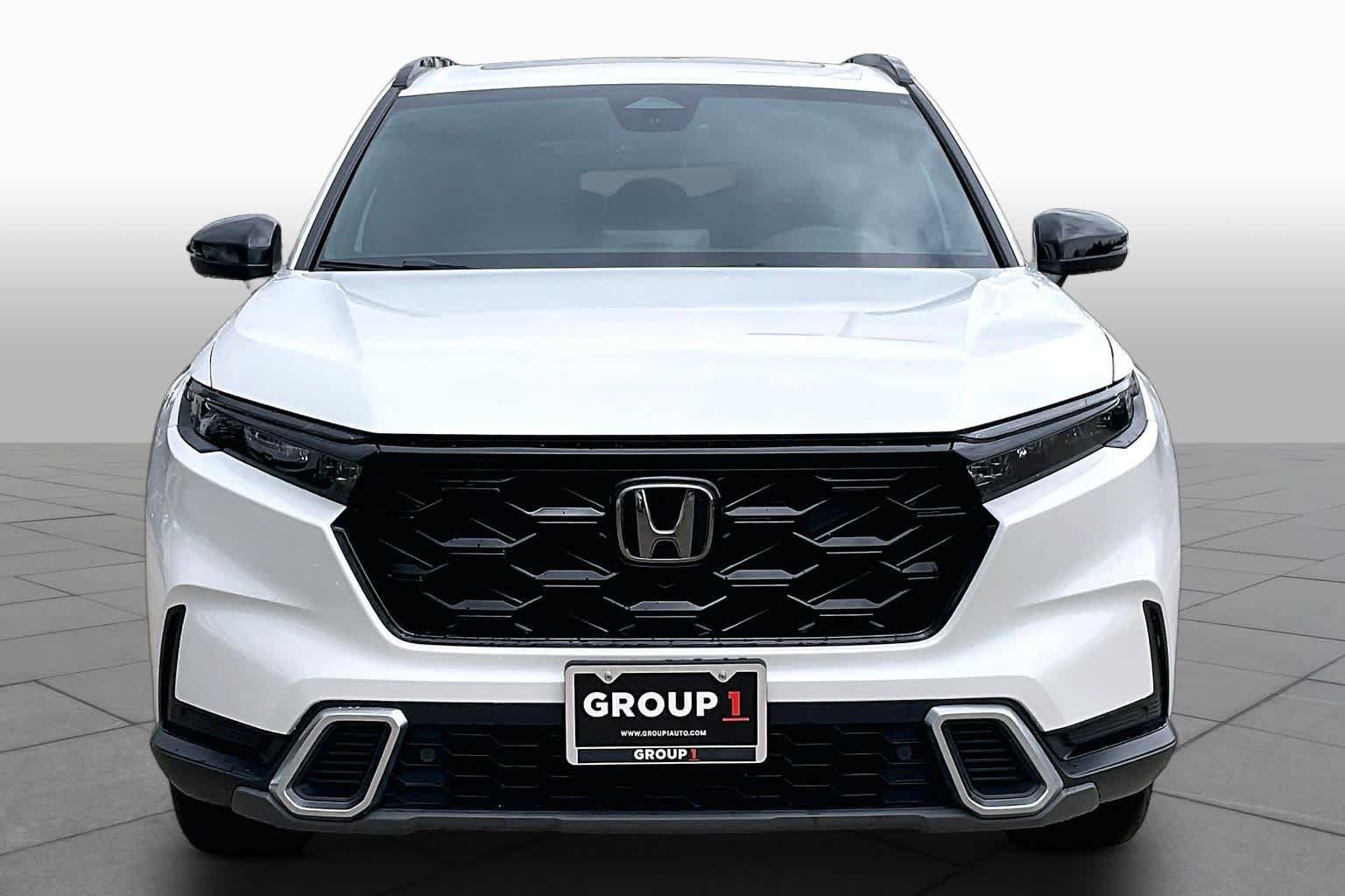 Used 2024 Honda CR-V Sport Touring image 3