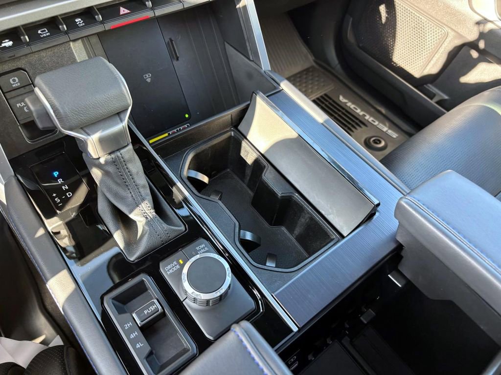 Used 2025 Toyota Sequoia Platinum image 23