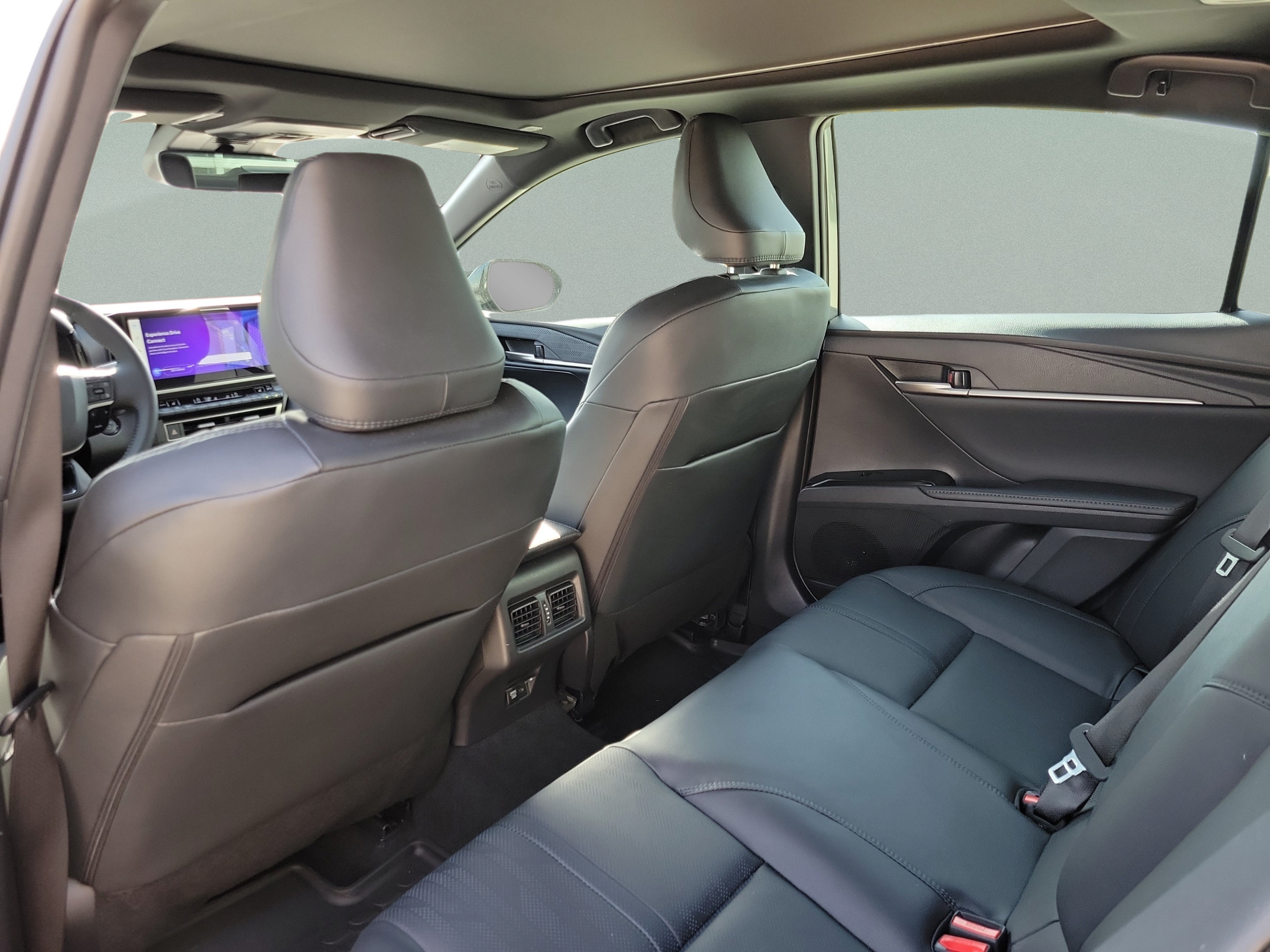 Used 2025 Toyota Camry XSE FWD image 22