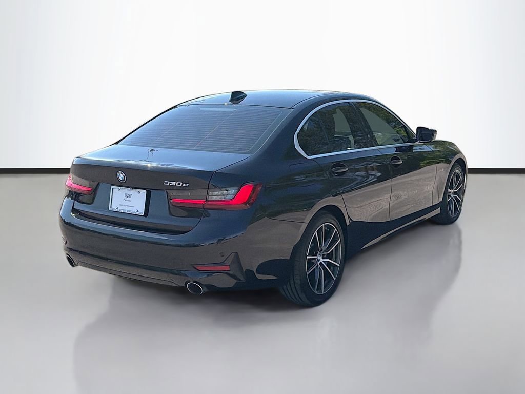 Used 2022 BMW 330e w/ Driving Assistance Package image 5