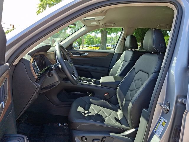 Used 2025 Volkswagen Atlas SE AWD/4WD image 15