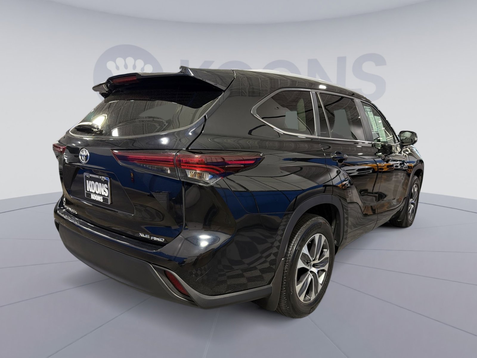 Used 2024 Toyota Highlander XLE AWD/4WD image 7