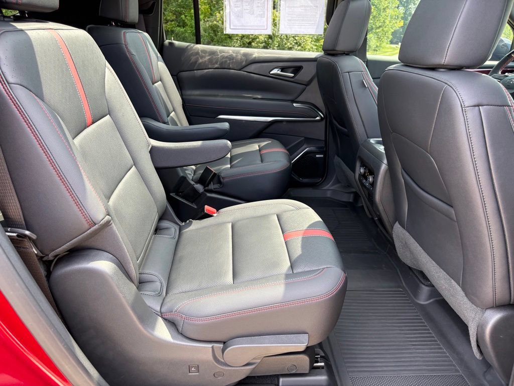 Used 2025 Chevrolet Traverse RS w/ LPO, Floor Liner Package FWD image 50