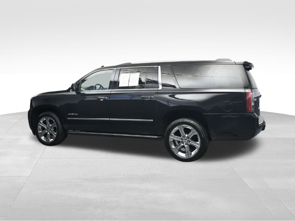 Used 2020 GMC Yukon XL Denali w/ Denali Premium Package RWD image 3