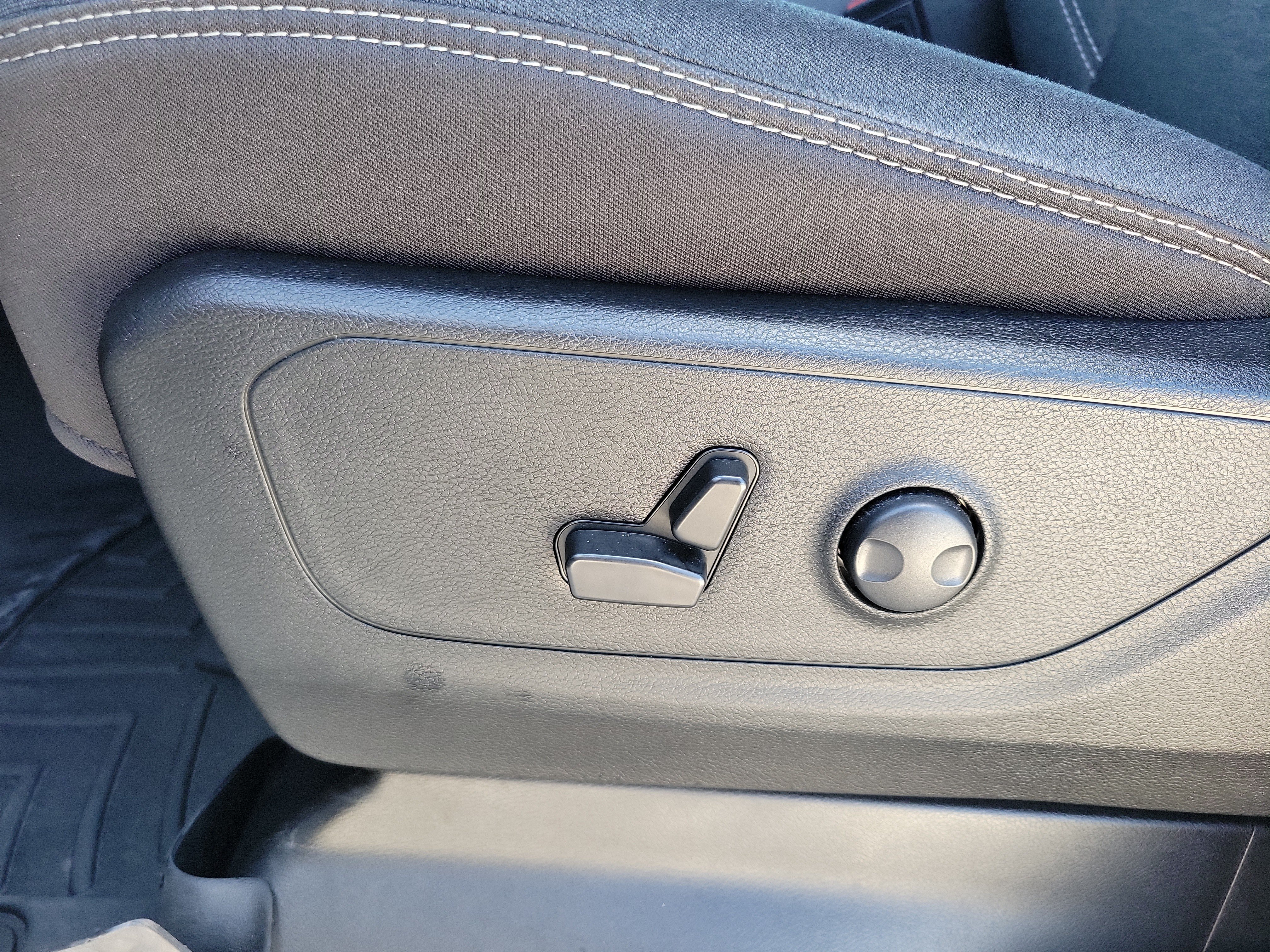 Used 2025 RAM 1500 Big Horn RWD image 19
