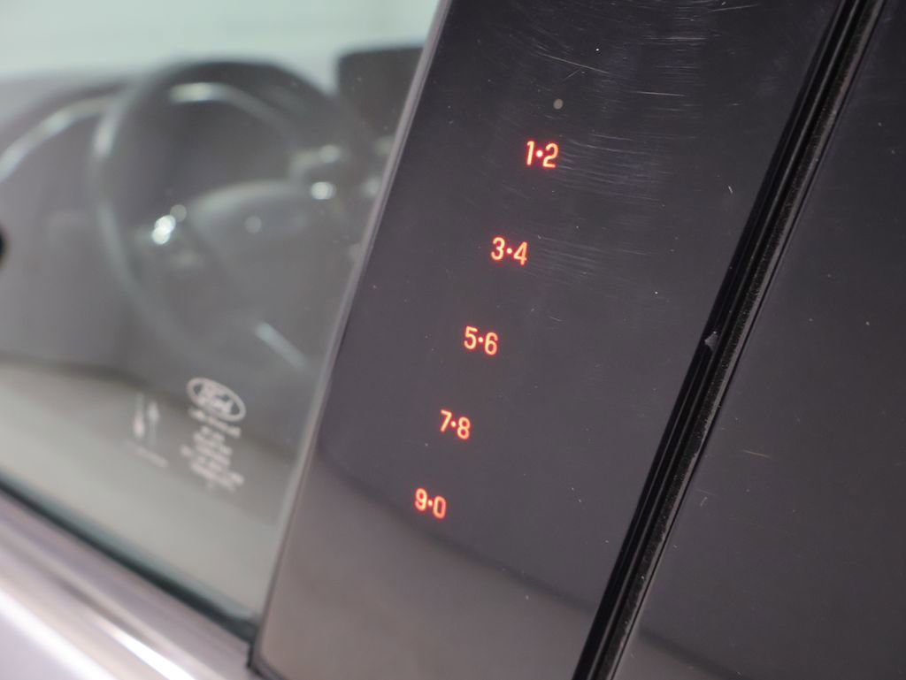 Used 2022 Ford Escape Titanium image 10