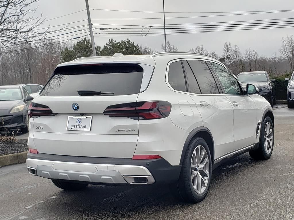 New 2026 BMW X5 xDrive50e image 4