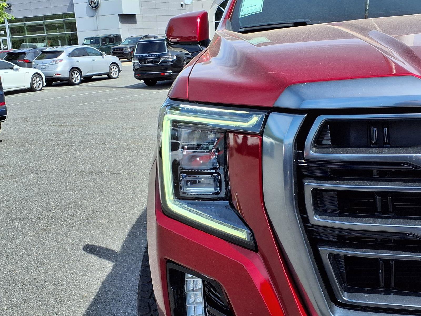 Used 2022 GMC Yukon AT4 w/ Technology Package AWD/4WD image 15