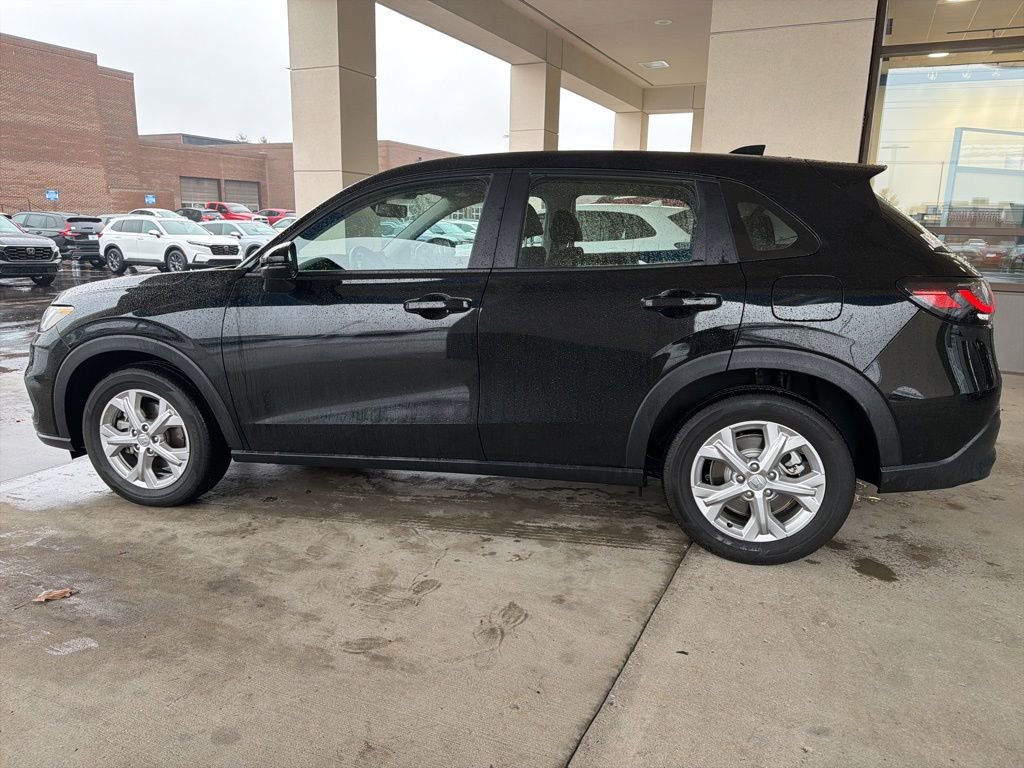 Certified 2024 Honda HR-V LX image 2