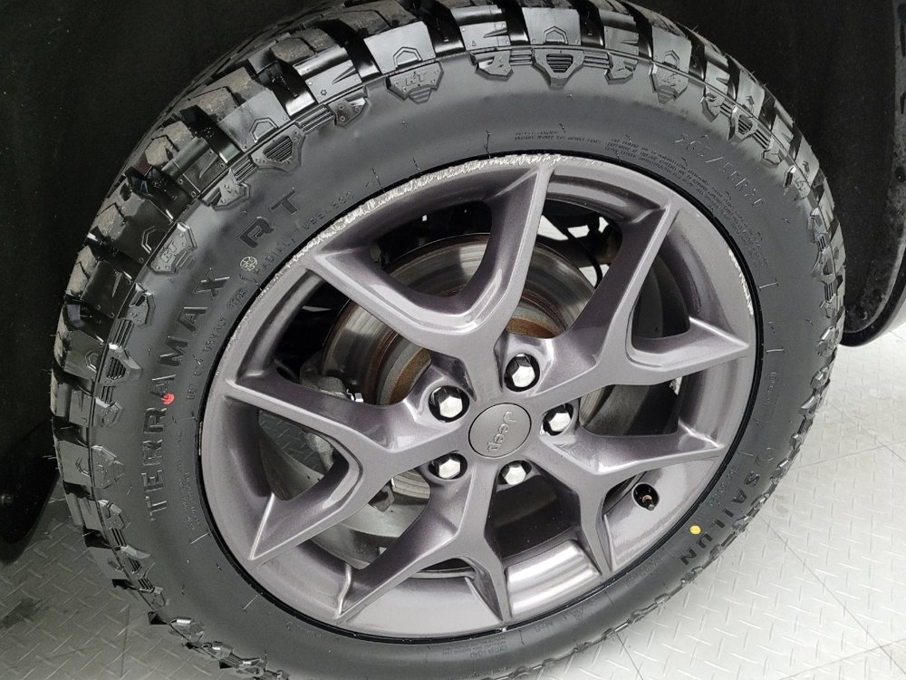 Used 2020 Jeep Grand Cherokee Limited X image 31