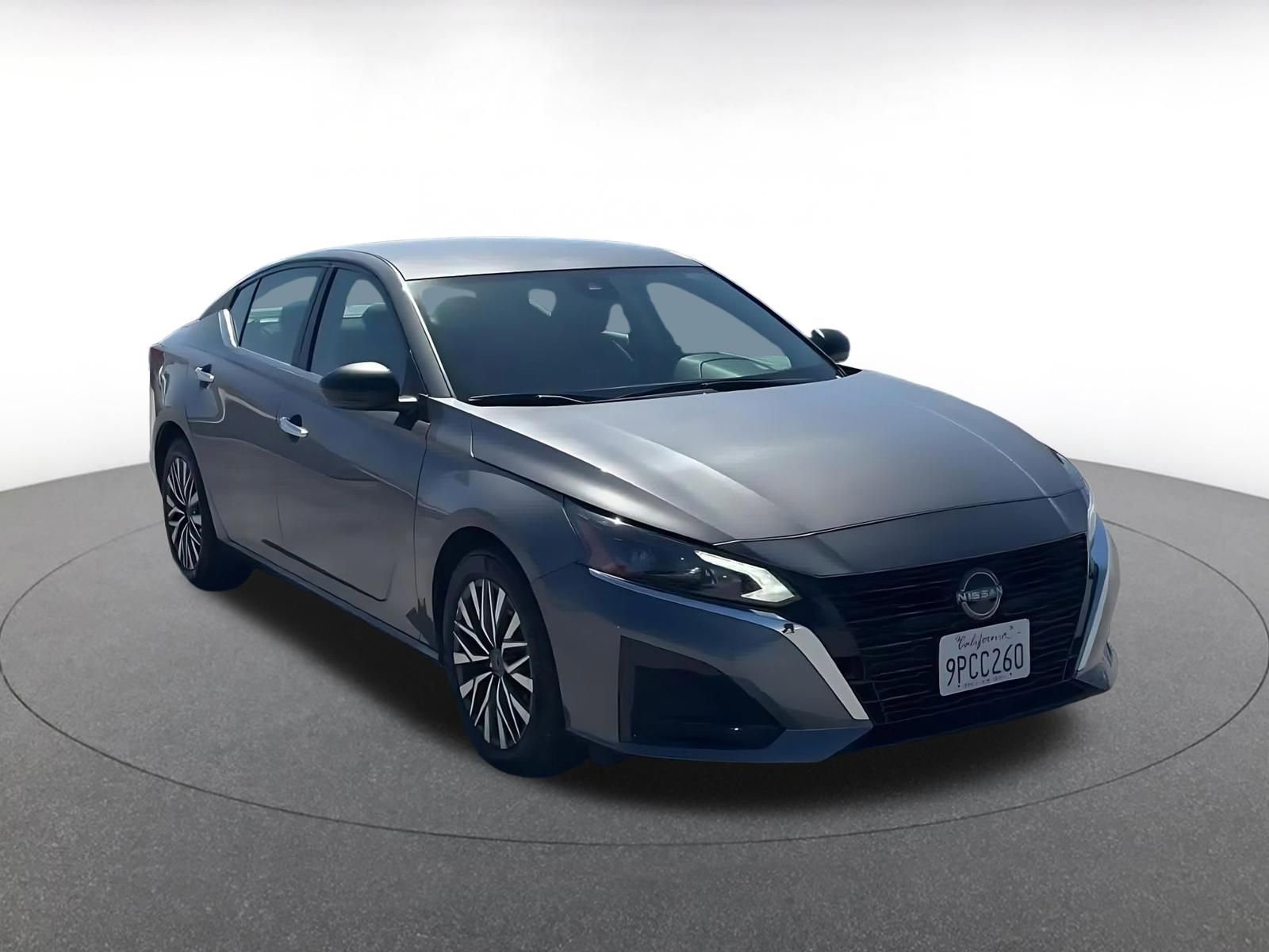 Used 2025 Nissan Altima 2.5 SV FWD image 3