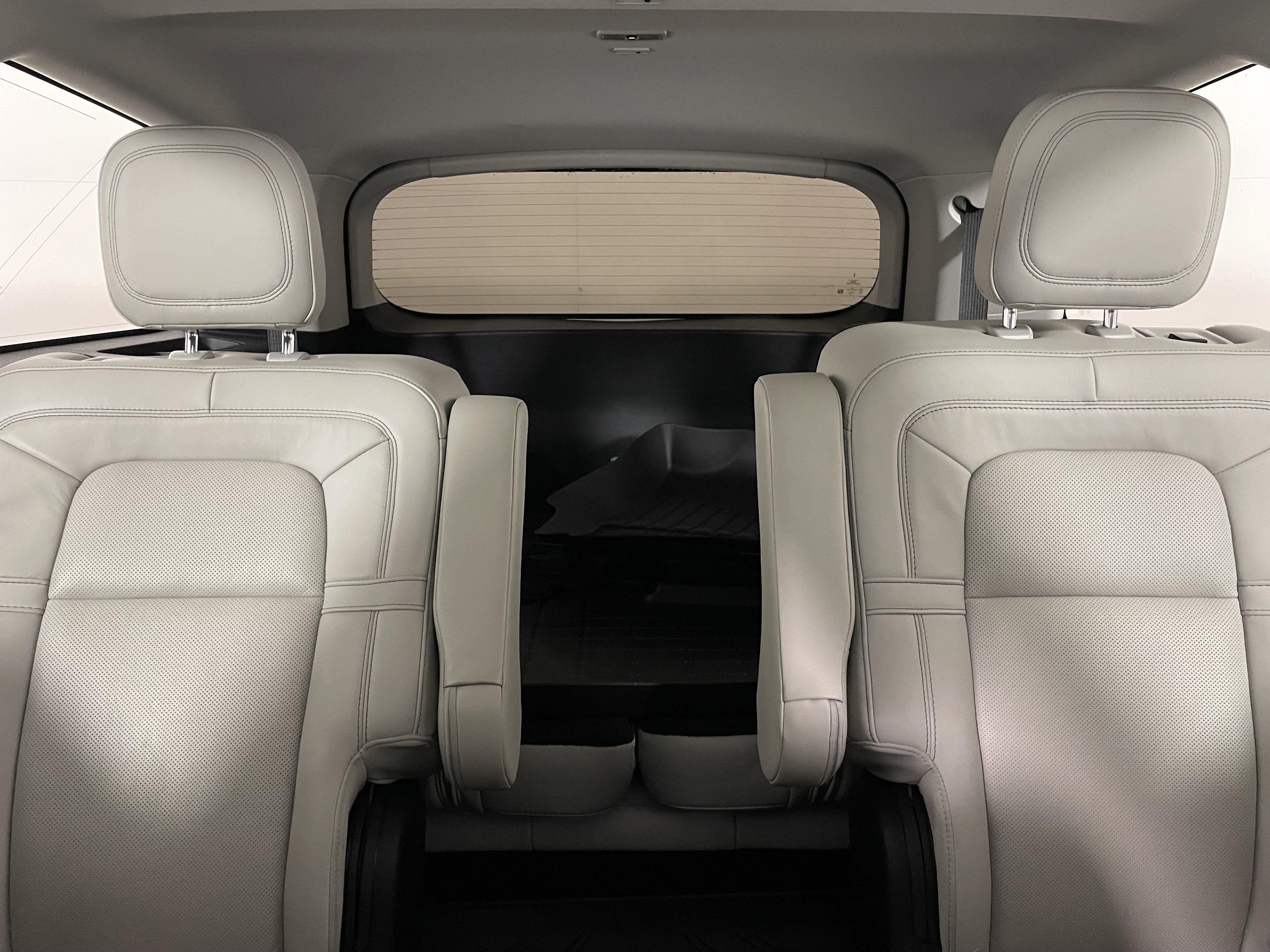 Used 2025 Lincoln Aviator Reserve w/ Luxury Package image 14