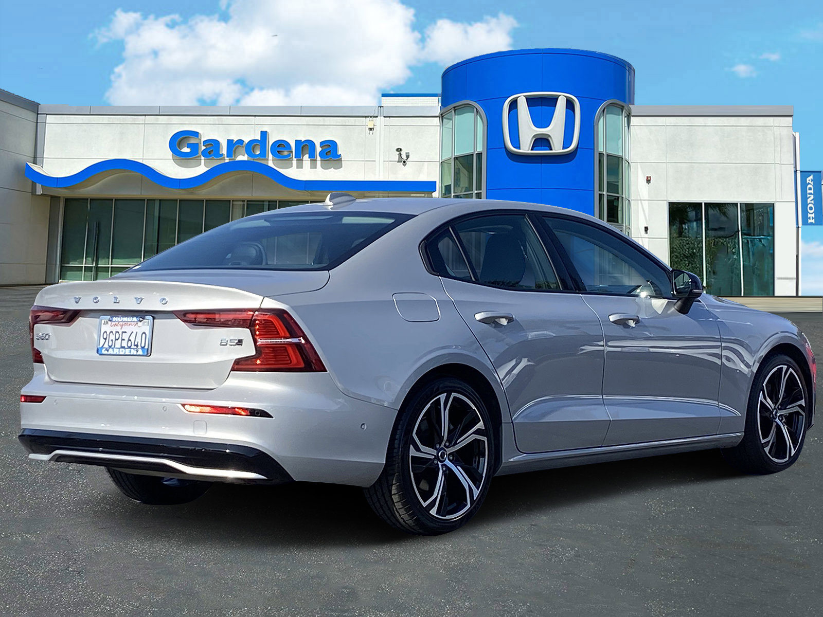 Used 2024 Volvo S60 B5 Plus image 6