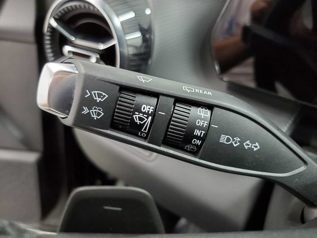 Used 2025 Chevrolet Equinox LT w/ Safety and Technology Package FWD image 31