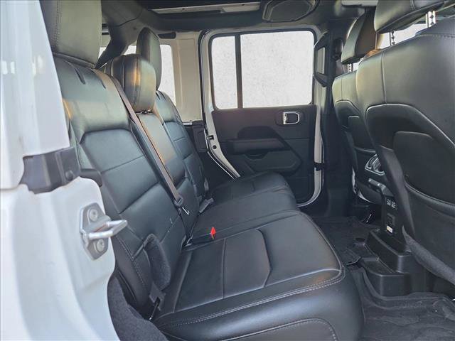 Used 2023 Jeep Wrangler Unlimited Sahara AWD/4WD image 17