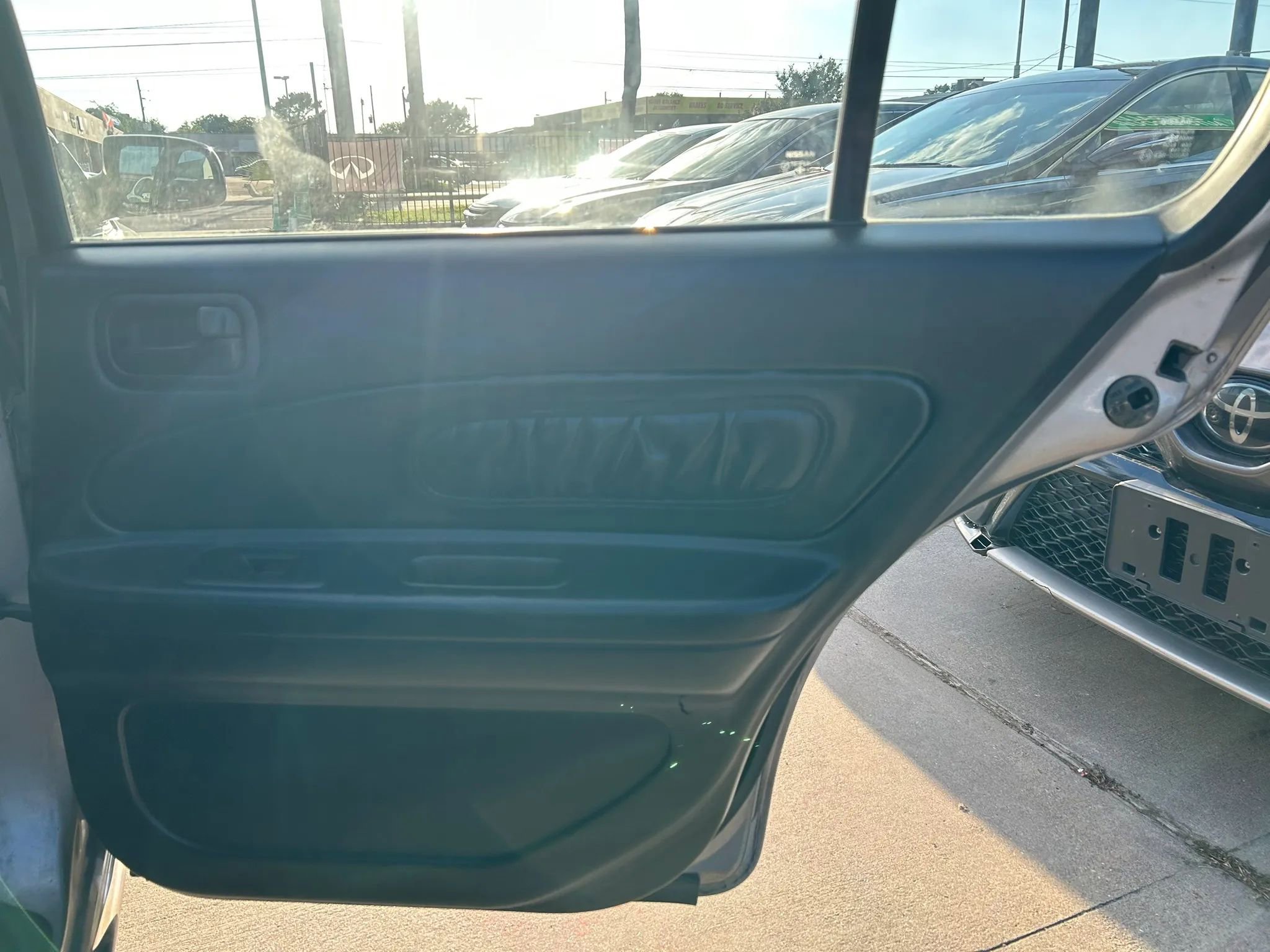 Used 1999 Nissan Maxima SE FWD image 17