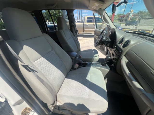 Used 2006 Jeep Liberty Sport AWD/4WD image 13