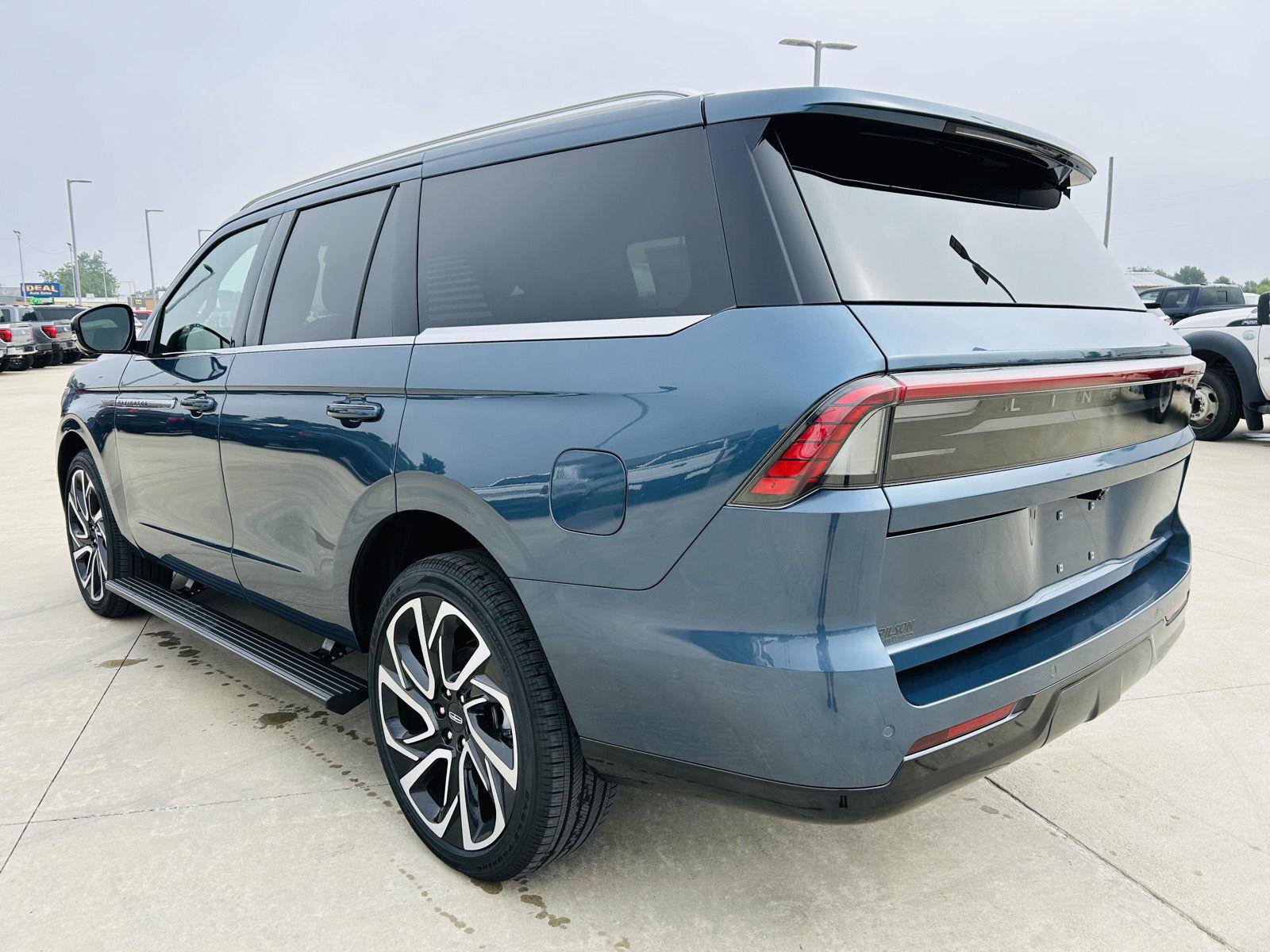 New 2027 Lincoln Navigator Reserve AWD/4WD image 53