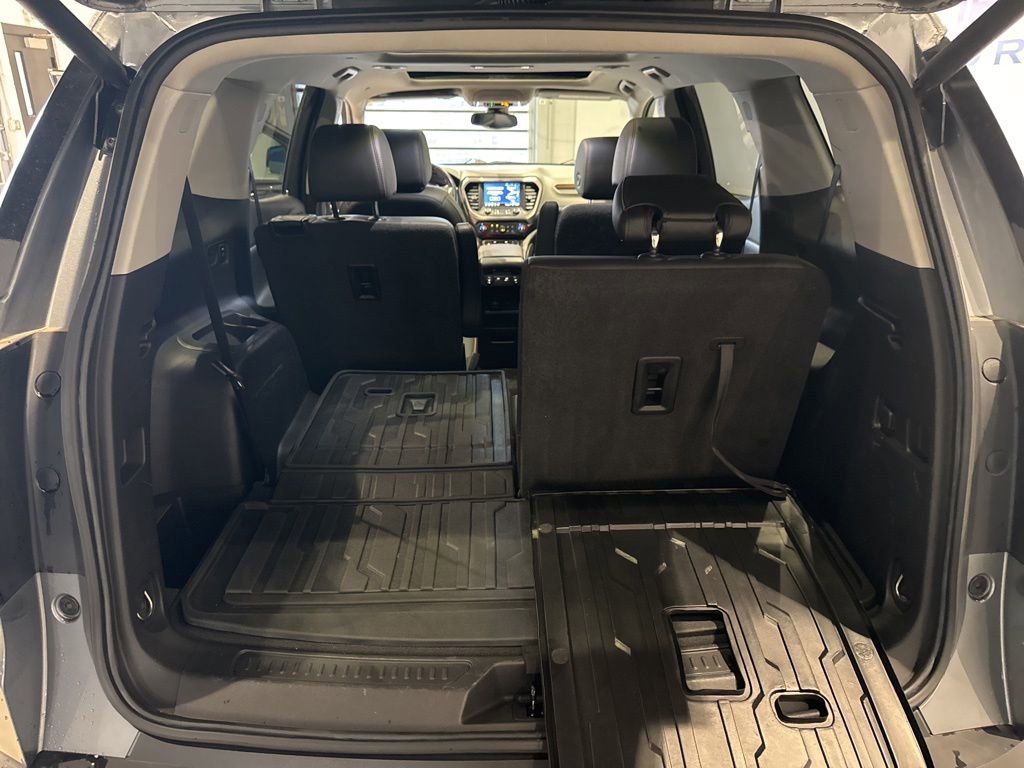 Used 2021 GMC Acadia AT4 w/ Trailering Package AWD/4WD image 18