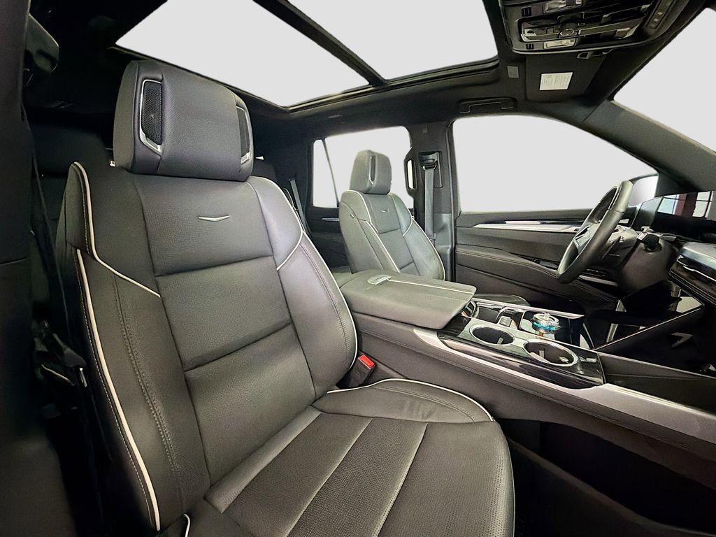 Used 2025 Cadillac Escalade Sport w/ LPO, ONYX Package image 30