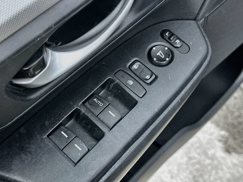 Used 2020 Honda CR-V LX image 19