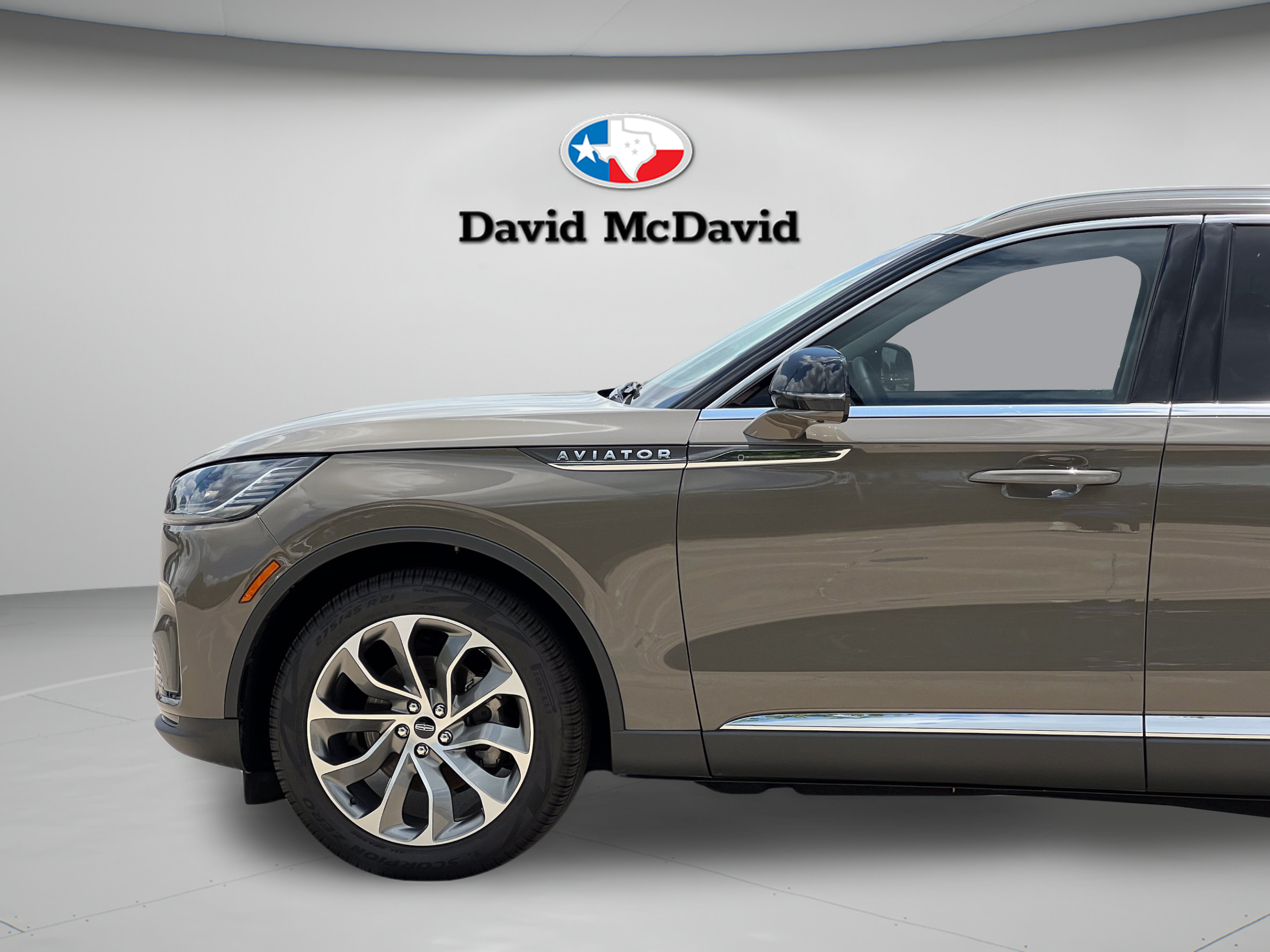 New 2025 Lincoln Aviator Reserve w/ Illumination Package RWD image 32