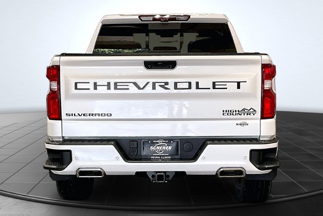 Used 2024 Chevrolet Silverado 1500 High Country w/ Technology Package AWD/4WD image 4
