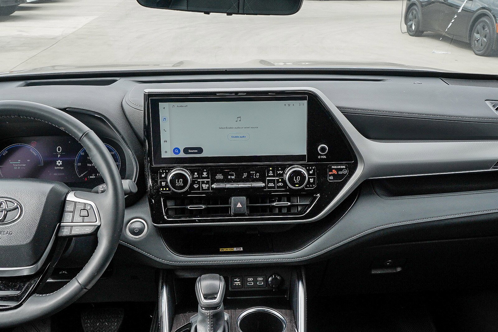 New 2025 Toyota Highlander Platinum image 17